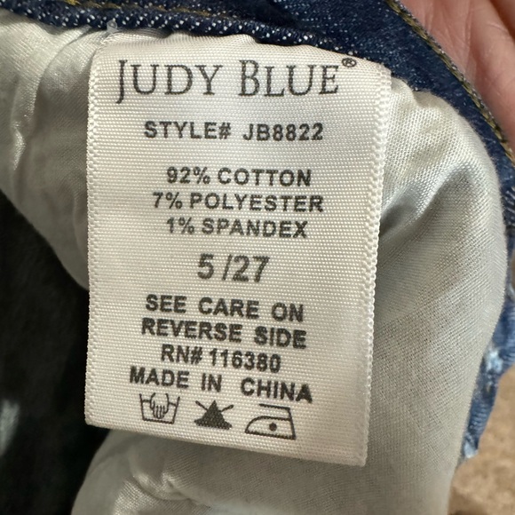 Judy Blue Jeans 5/26 Mid-Rise Skinny Asymmetrical Cuff Distressed Dark Wash - Picture 9 of 10